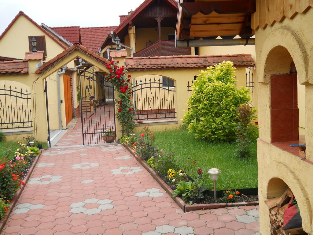 Pensiunea Magnolia Sibiu Luaran gambar